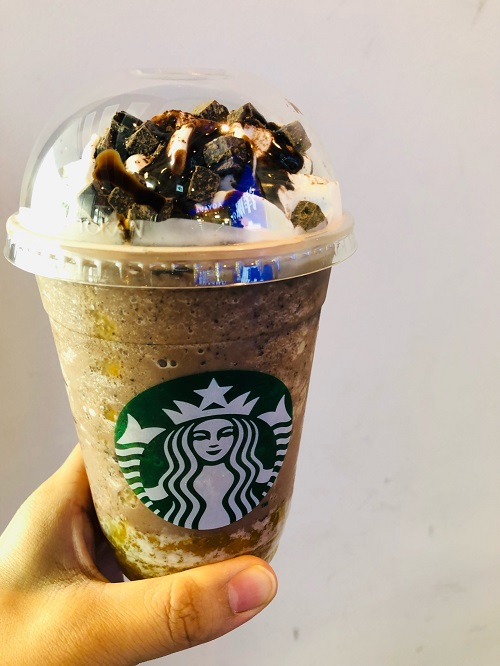 ダークモカチップフラペチーノのカスタム例 700円にする 無料で楽しむには スタバ ホーリーのメモちょう